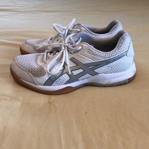 Women's Asics Gel Rocket Atheltic shoe